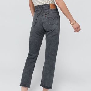 Black/charcoal grey Wedgie straight Levi’s size 28